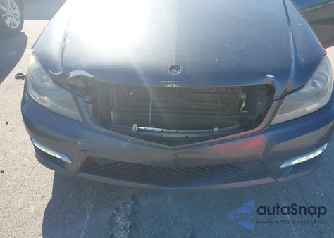 2013 Mercedes-Benz C 250 from USA, damaged, VIN WDDGJ4HB6DG007126